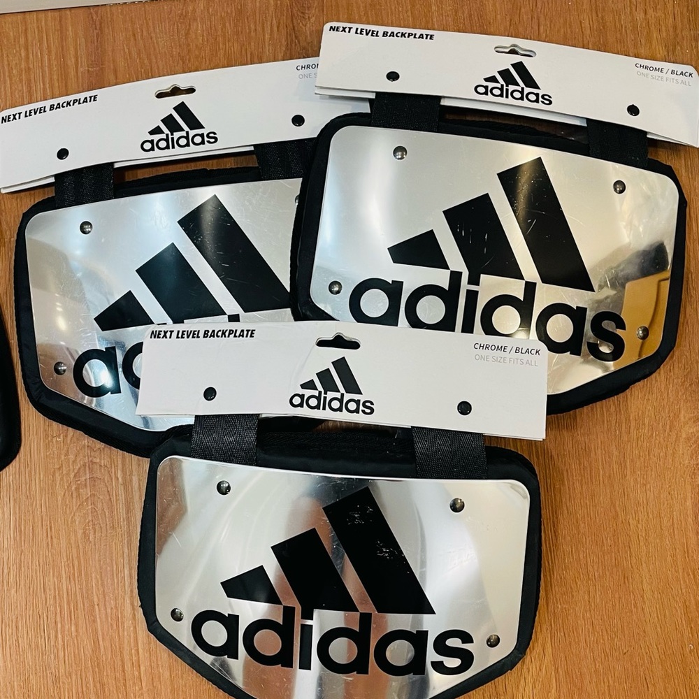 🆕NWT Adidas Back Plate, chrome (sold individually)
